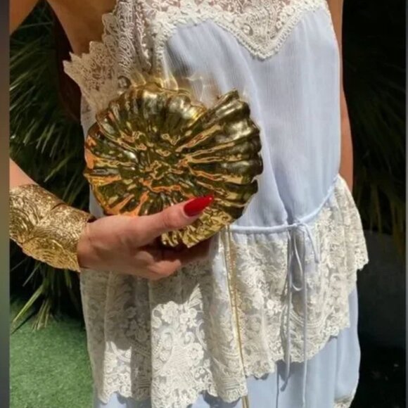 Zara Women Textured Gold Shell Metal Clutch Shoulder Bag NWT - Picture 3 of 17